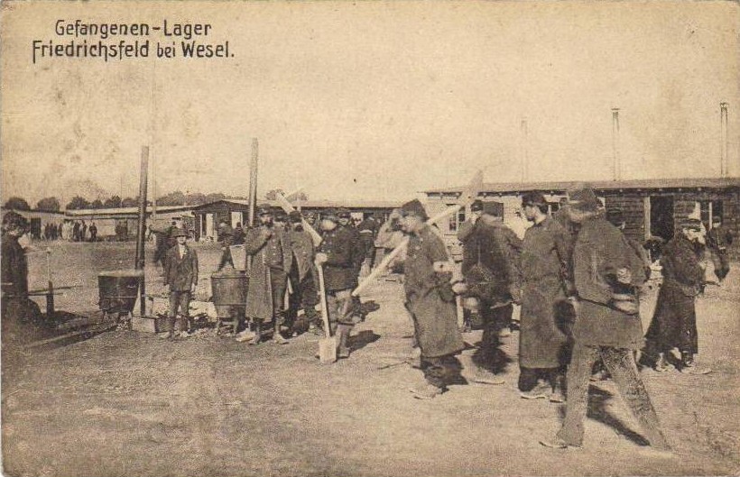 Le camp de Friedrichsfeld -http://www.genealexis.fr/cartes-postales/friedrichfeld.php