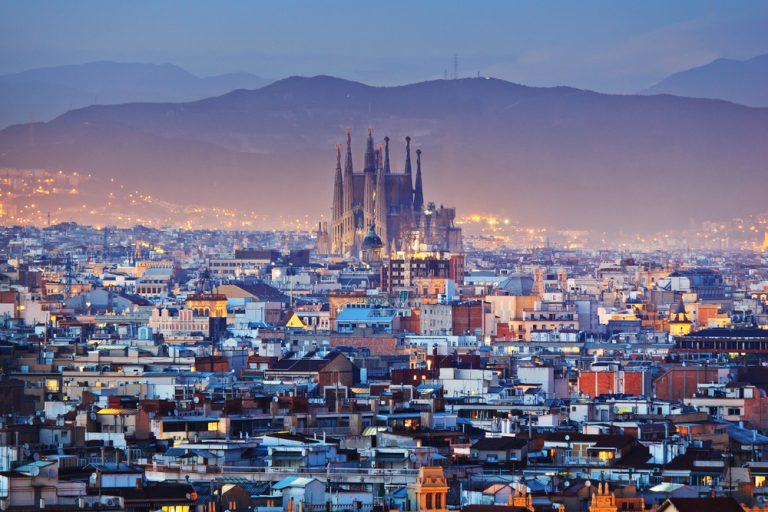 https://cdn.generationvoyage.fr/2020/02/visites-guidees-barcelone-768x512.jpg